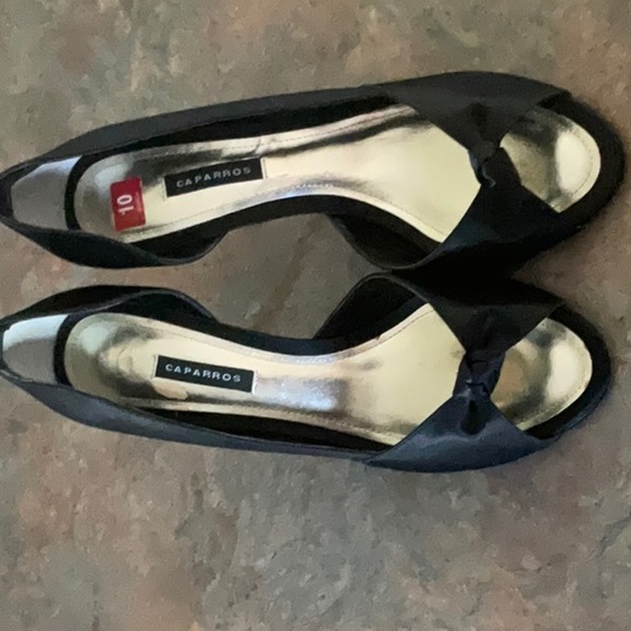 Black heels - Picture 1 of 5